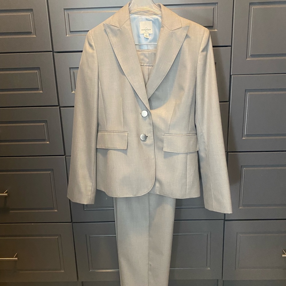 Anne Klein Womens Gray suit